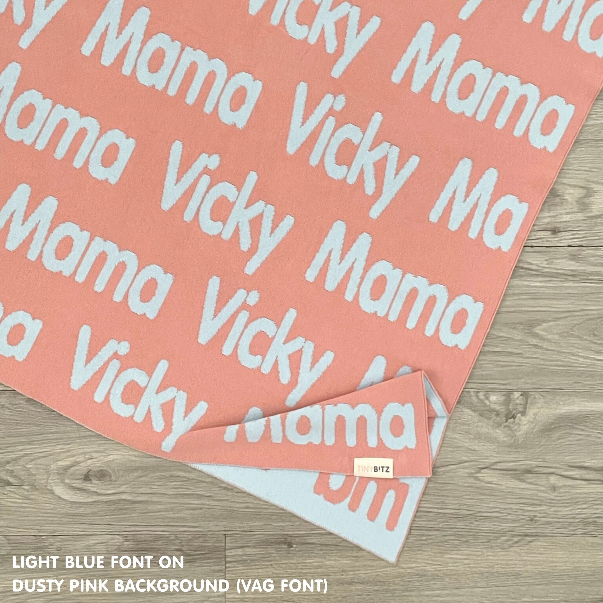 TinyBitz knitted cotton blanket in dusty pink and light blue, personalised with your own name!