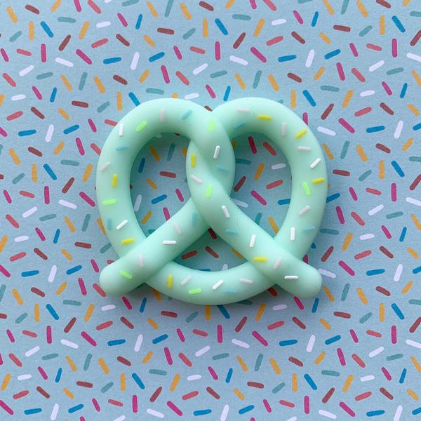 Little Caleb : Pretzel Teether (Mint)