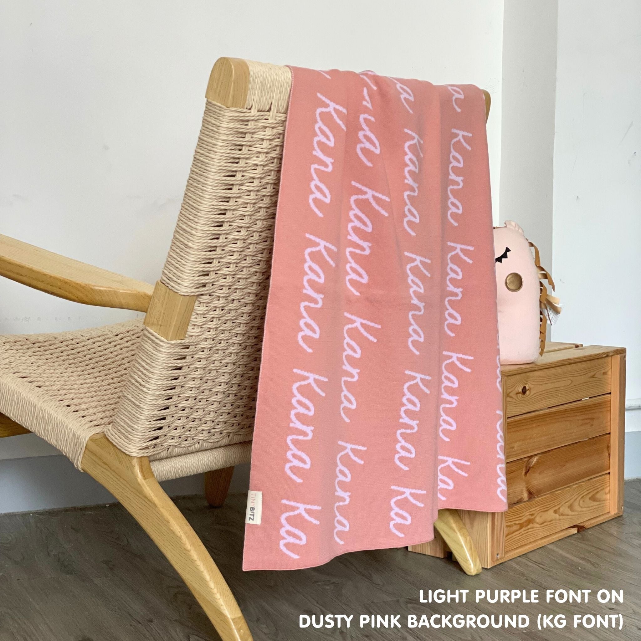 TinyBitz knitted cotton blanket in dusty pink and light purple, personalised with your own name!