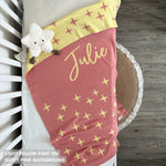 TinyBitz knitted name blanket in dusty pink and light yellow with a twinkles pattern, a lovely touch to decorate your baby's room!