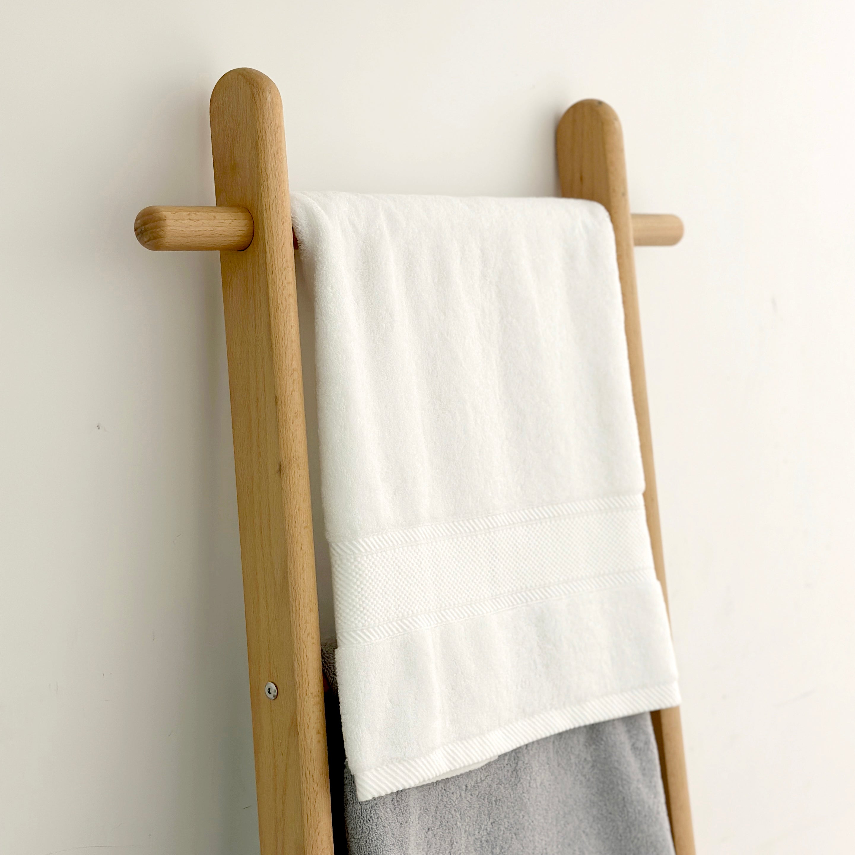Personalized Bath Towels with Embroidery