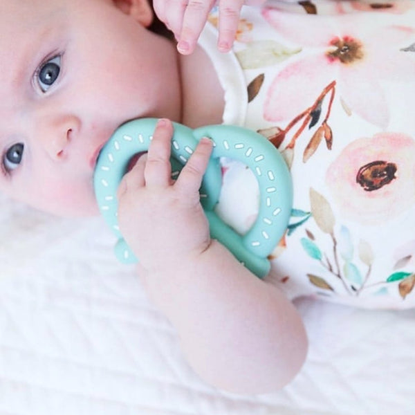 Little Caleb : Pretzel Teether (Mint)